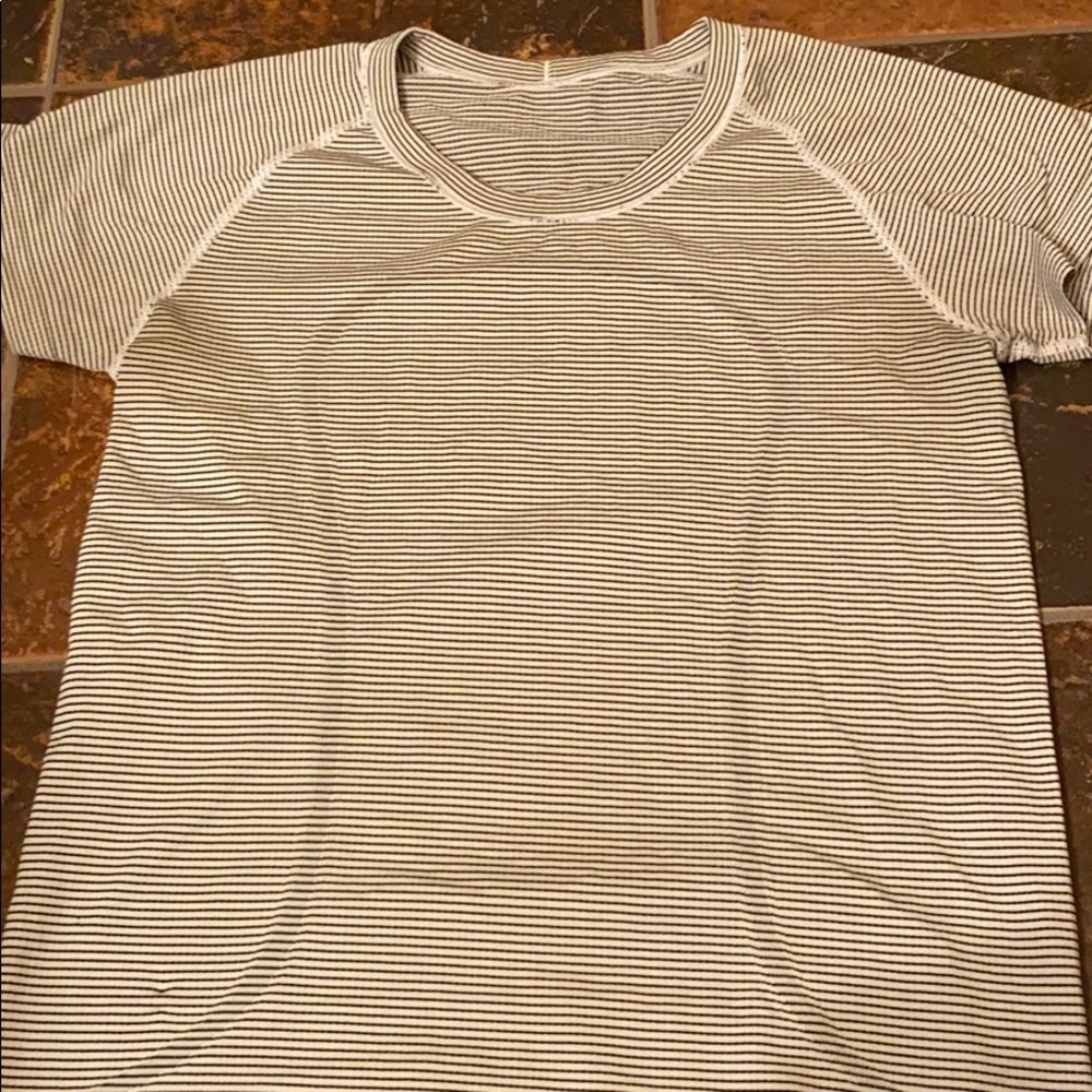 lululemon swiftly tech short sleeve open to offers